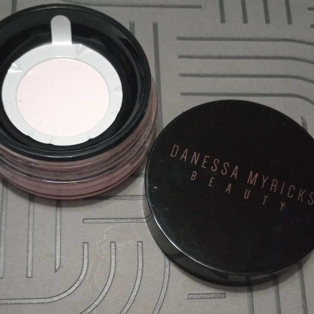 Danessa Myricks Beauty Translucent Setting Powder